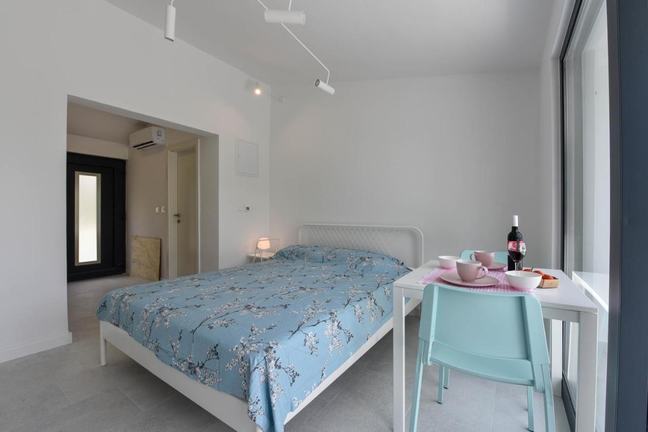 Lazaneo Seafront Apartments, Jelsa  Kültér fotó