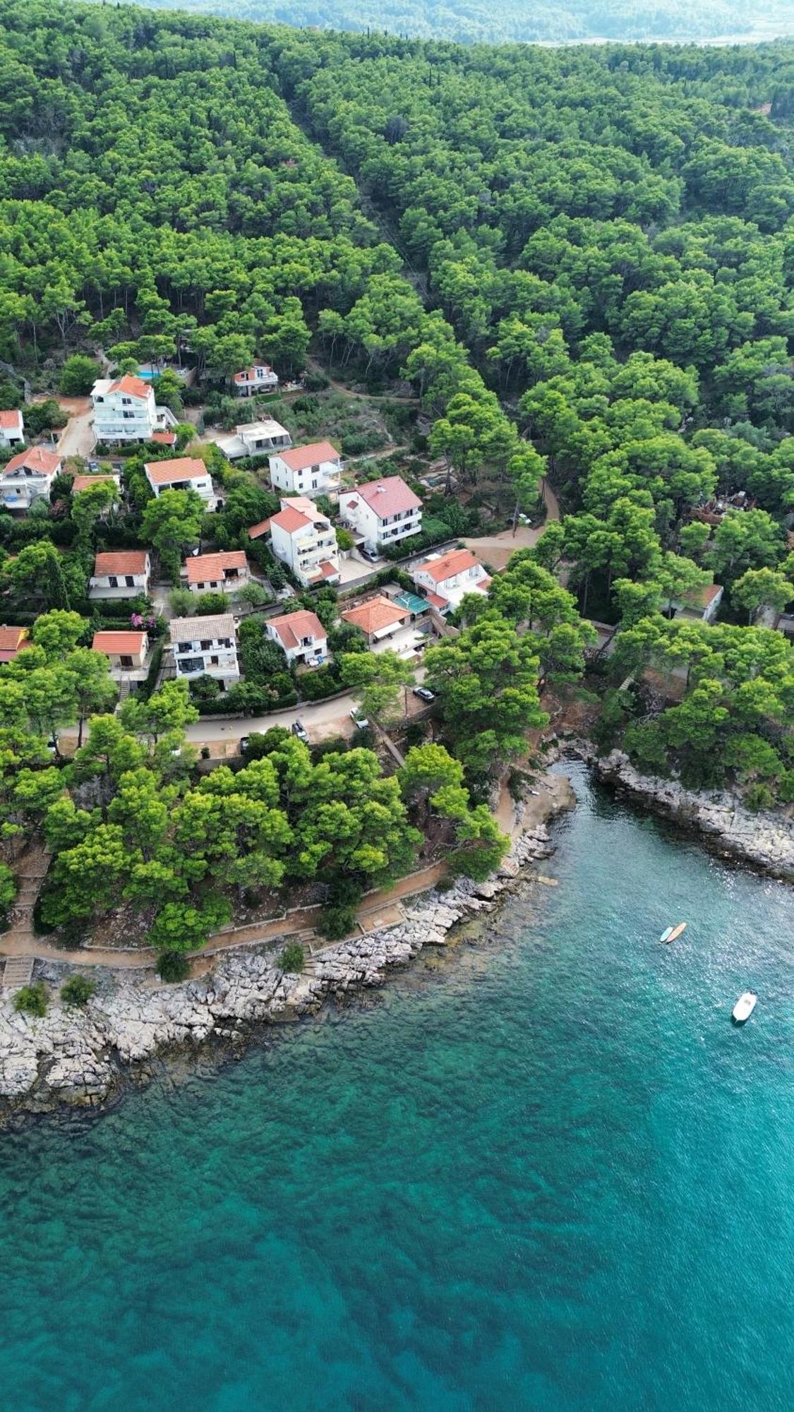Lazaneo Seafront Apartments, Jelsa  Kültér fotó