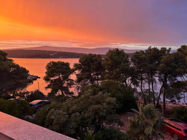 Lazaneo Seafront Apartments, Jelsa  Kültér fotó