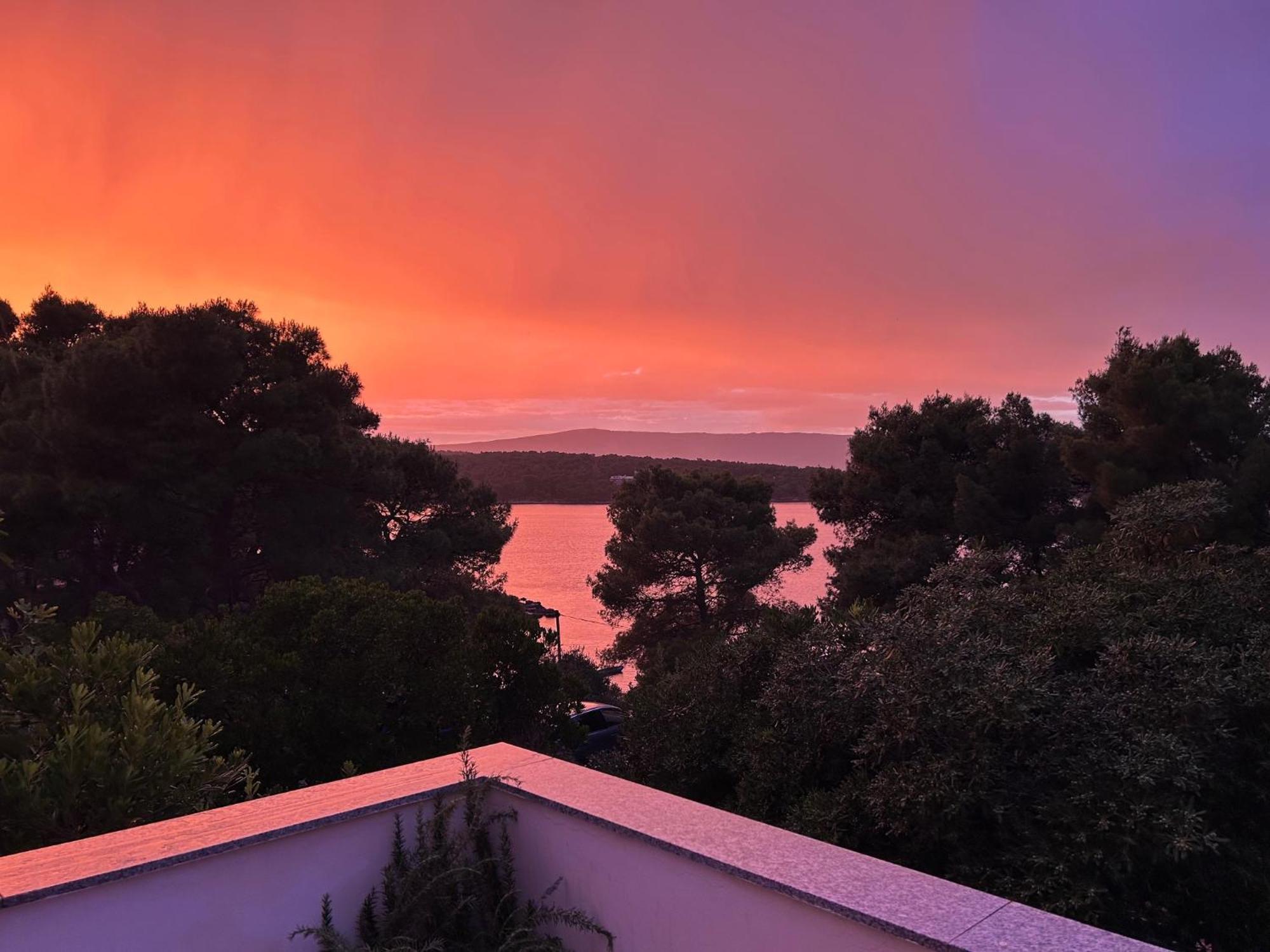 Lazaneo Seafront Apartments, Jelsa  Kültér fotó