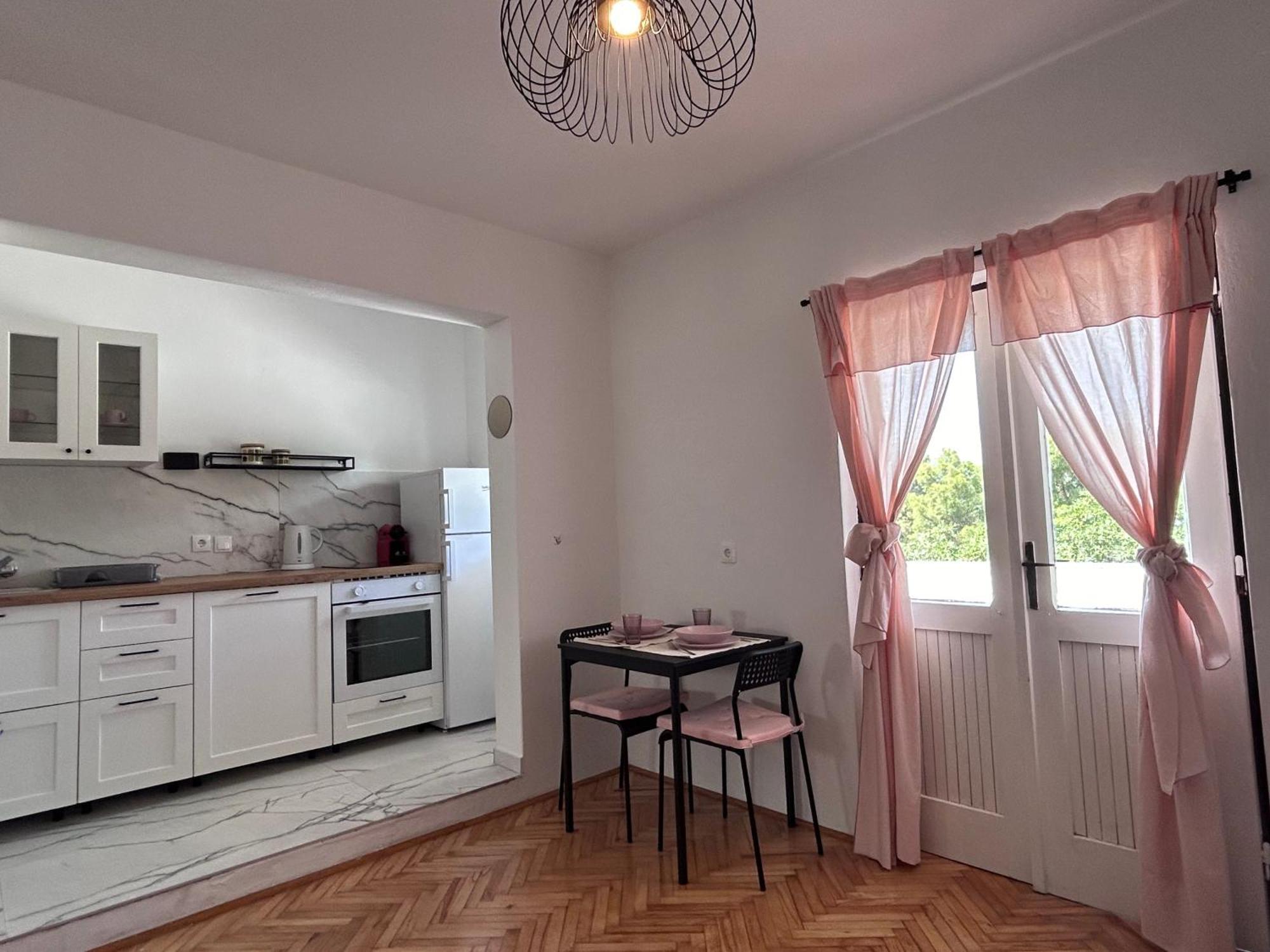 Lazaneo Seafront Apartments, Jelsa  Kültér fotó